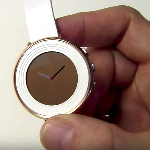 Finally a stylish smartwatch for women - Pebble Time Round